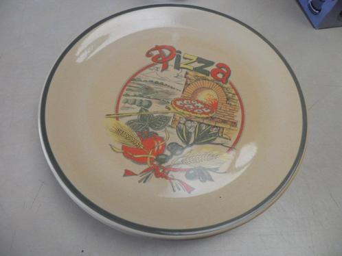 Assiette de Pizza Ø 31cm x 3 ,date des année 1980 vintage, Huis en Inrichting, Keuken | Servies, Gebruikt, Bord(en), Overige stijlen