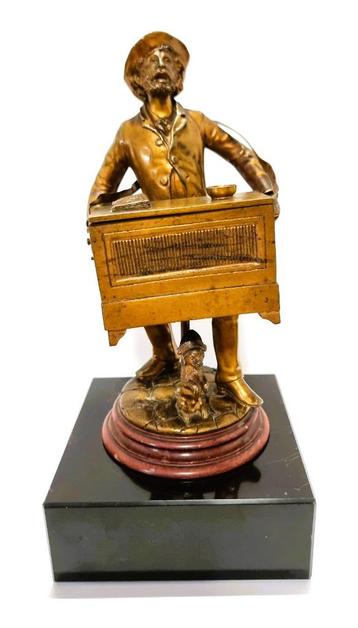 Brons beeld vuur verguld "Orgelman met hond", Antiek en Kunst, Ophalen of Verzenden, Brons