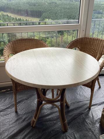 Table ronde et 2 fauteuils en rotin vintage beschikbaar voor biedingen