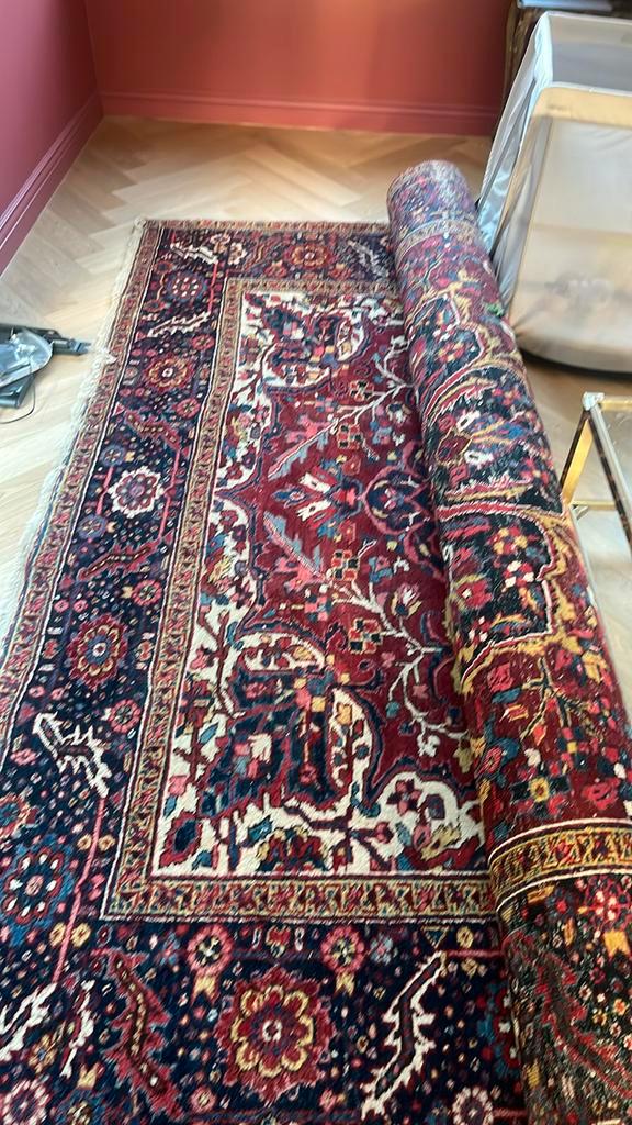 Mooi groot rood tapijt, Huis en Inrichting, Stoffering | Tapijten en Vloerkleden, Crème, Ophalen