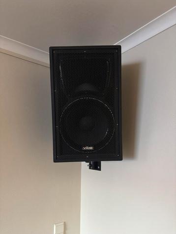 JbVibe 12 en Qsc actieve subwoofer 700watt rms beschikbaar voor biedingen