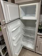 Frigo encastrable 144cm combiné, Classe énergétique A ou plus économe, Avec compartiment congélateur, Utilisé, 45 à 60 cm