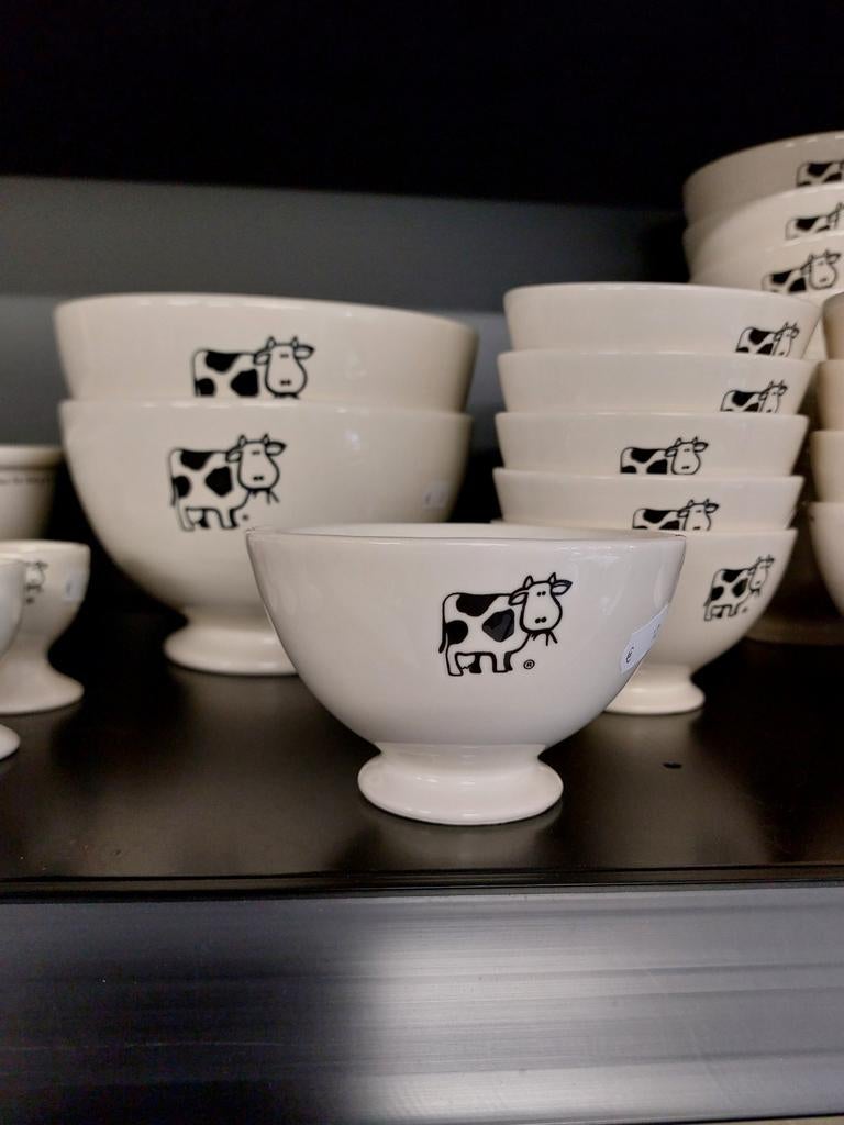 Bol 11 cm Royal Boch La vache qui regarde passer les trains, Maison & Meubles, Cuisine | Vaisselle, Enlèvement ou Envoi, Neuf