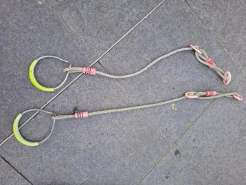 ringen en klimtouw schommel  beschikbaar voor biedingen
