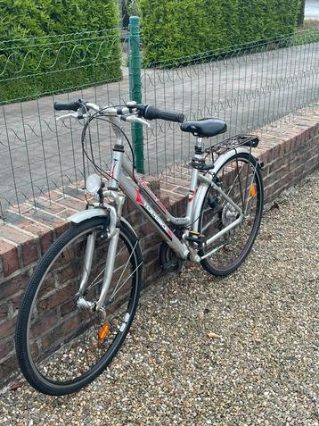 Dames Stadsfiets Goede Staat beschikbaar voor biedingen