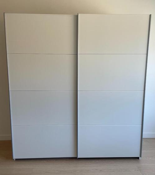 Kledingkast met dubbele schuifdeur, Huis en Inrichting, Kasten | Kleerkasten, Zo goed als nieuw, 150 tot 200 cm, 150 tot 200 cm