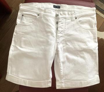 Armani Jeans witte short maat 38 beschikbaar voor biedingen