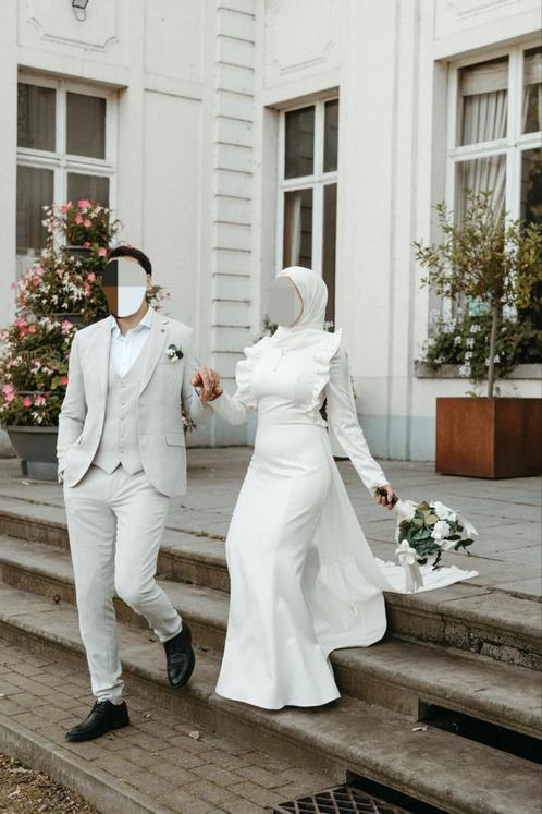 Robe de mariée / robe de mariée avec traîne, Vêtements | Femmes, Vêtements de mariage & Accessoires de mariage, Porté, Robe de mariée