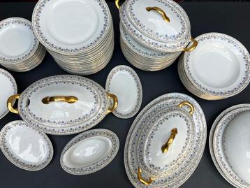 Victoria China Czechoslovakia porselein servies 74 stuks  beschikbaar voor biedingen