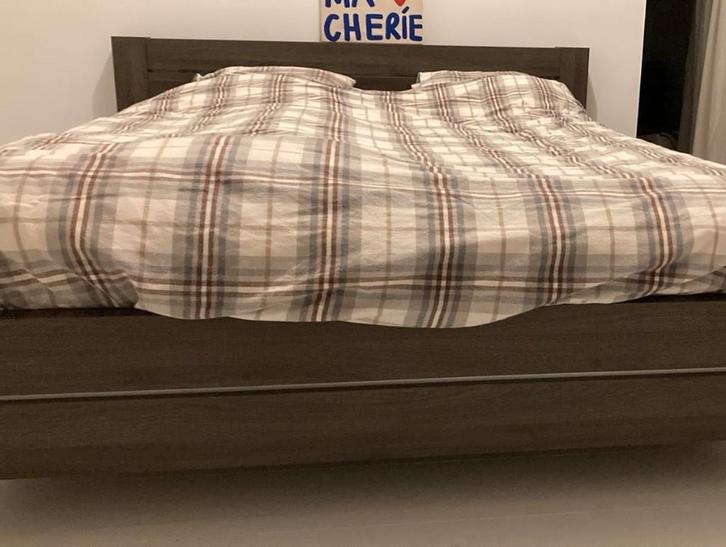 Volledige slaapkamer met tweepersoonsbed en kleerkast, Huis en Inrichting, Slaapkamer | Bedden, Zo goed als nieuw, Tweepersoons