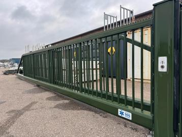 2 identieke schuifpoorten automatisch beschikbaar voor biedingen