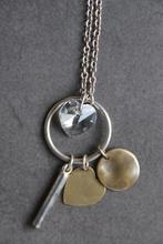 Halsketting ketting met hartjes steen en hanger, Ophalen of Verzenden, Zo goed als nieuw, Met hanger