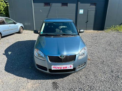 Skoda Fabia 1.2 essence AIRCO 126000km 10/2009 NEW EMBRAYAGE, Auto's, Skoda, Bedrijf, Fabia, Centrale vergrendeling, Elektrische ramen