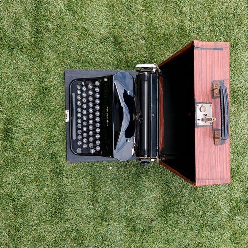 (1500€) Zeldzame Mercedes typemachine, Antiek en Kunst, Antiek | Kantoor en Zakelijk, Ophalen of Verzenden