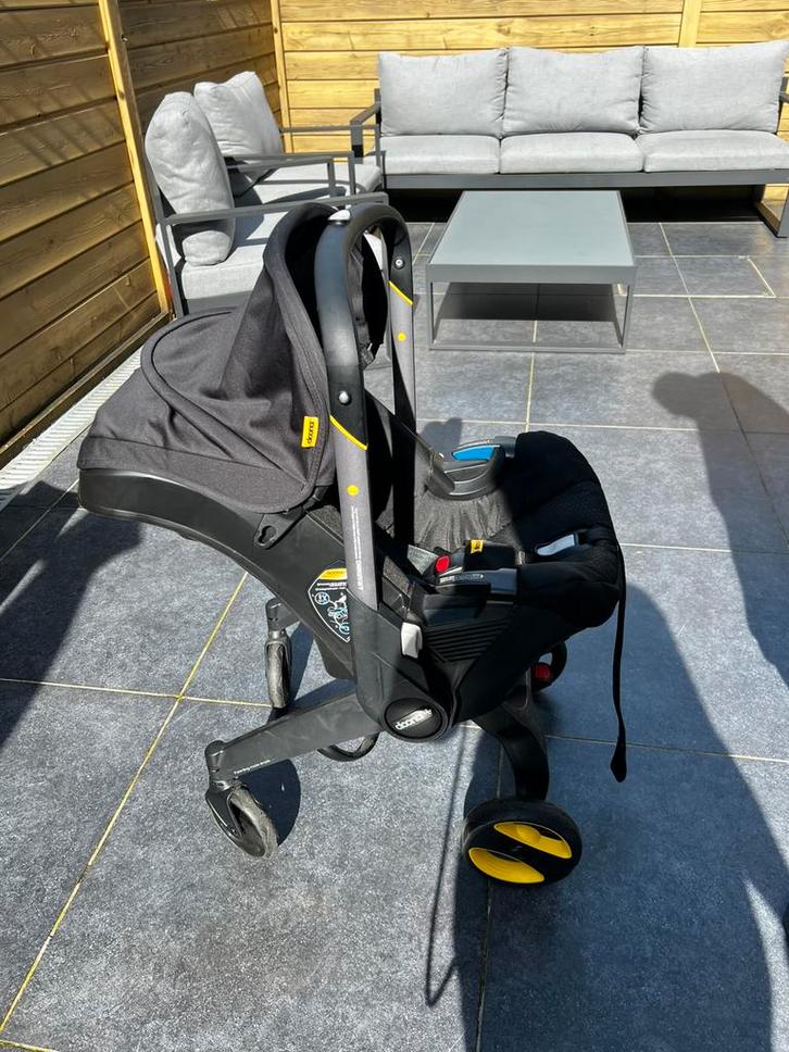 Buggy Doona + isofix + housse de pluie, Enfants & Bébés, Buggys, Comme neuf, Autres marques, Modèle duo, Protection de pluie, Ombrelle