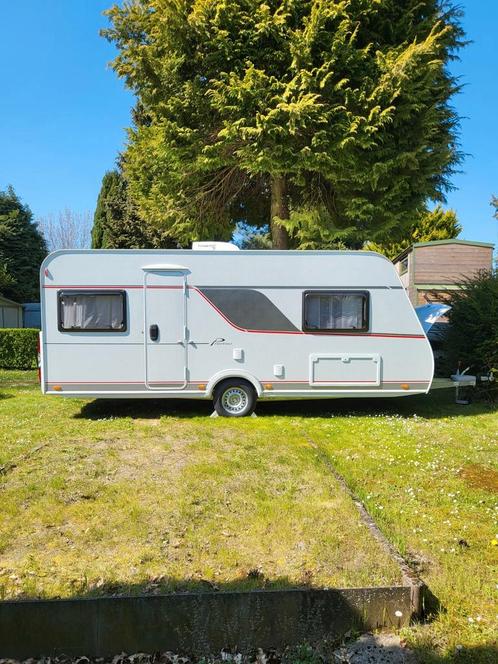 2021 Caravane Burstner 460TS + CLIM - Full Option !, Caravanes & Camping, Caravanes, Particulier, Réfrigérateur, Micro-ondes, Four