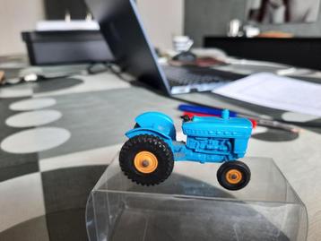 Zeldzame volledig blauwe Matchbox 39C Ford Tractor beschikbaar voor biedingen