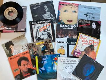 LOT VINTAGE 45t vinylplaten  beschikbaar voor biedingen