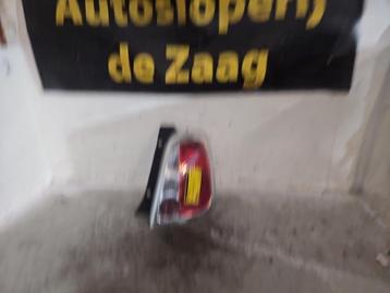 Achterlicht rechts van een Fiat 500 beschikbaar voor biedingen