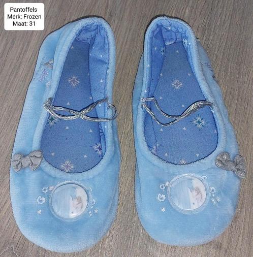 Pantoffels meisje: maat 31. Merk: Disney Frozen (NIEUWSTAAT), Kinderen en Baby's, Kinderkleding | Schoenen en Sokken, Zo goed als nieuw