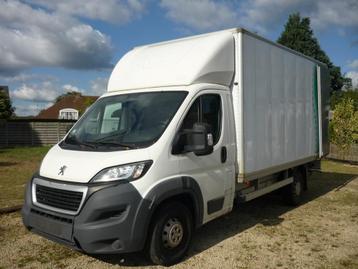 camionette beschikbaar voor biedingen