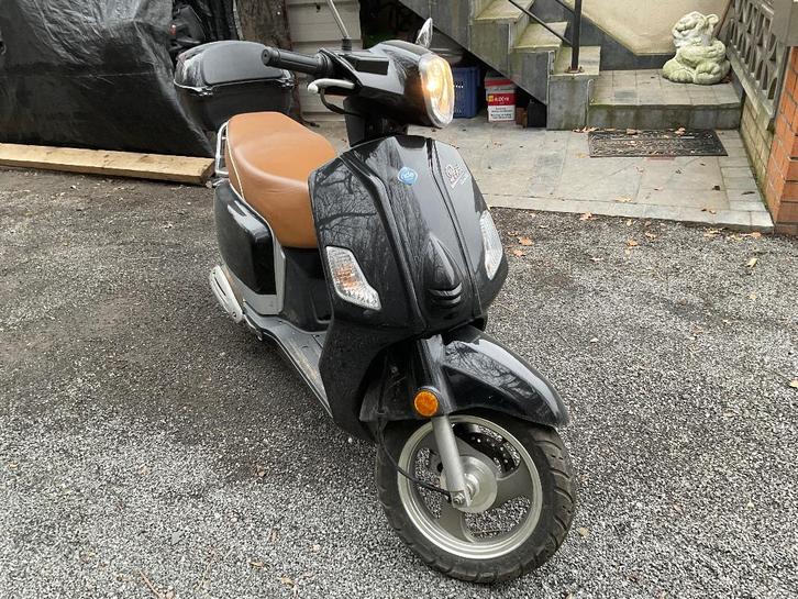 Scooter ride 125cc, Fietsen en Brommers, Scooters | Yamaha, Zo goed als nieuw, Overige modellen, Klasse B (45 km/u), Benzine, Ophalen