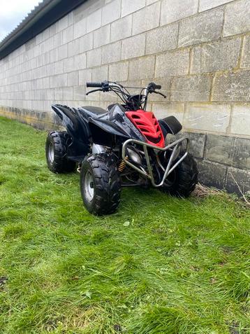 Leuke schakel quad beschikbaar voor biedingen