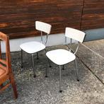Twee vintage formica stoelen, Enlèvement ou Envoi, Blanc, Deux