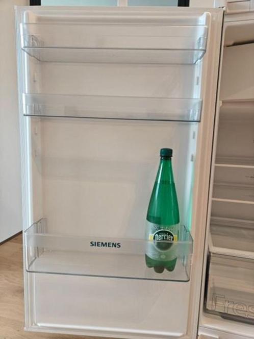 Siemens KI32LNSE0 combi-koelkast Ingebouwd 147 l E, Elektronische apparatuur, Koelkasten en IJskasten, Zo goed als nieuw, Met vriesvak