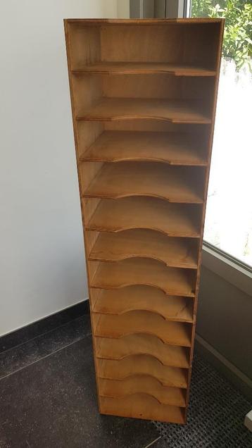 houten boekenkast  beschikbaar voor biedingen