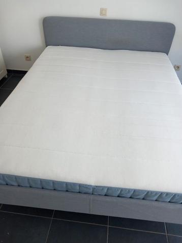 Tweepersoonsbed inclusief matras (Ikea) beschikbaar voor biedingen