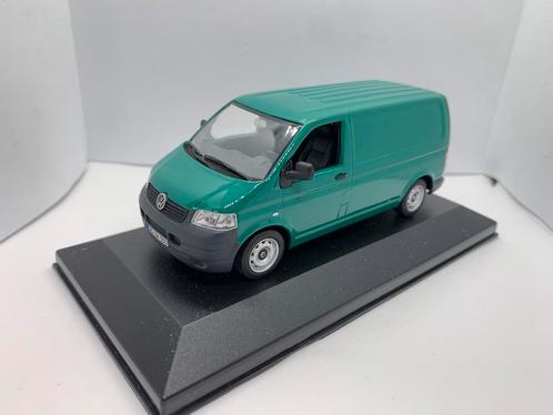 Volkswagen Transporter (Type T5) 2003 - MiniChamps, Hobby en Vrije tijd, Modelauto's | 1:43, Zo goed als nieuw, Auto, MiniChamps