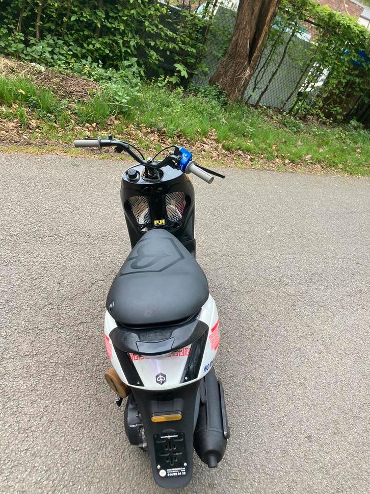Zip 125 lc, Vélos & Vélomoteurs, Scooters | Peugeot, Comme neuf, Enlèvement ou Envoi