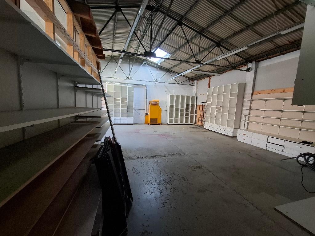 Entrepôt à louer 115 m2 Waterloo, Immo, Province du Brabant wallon