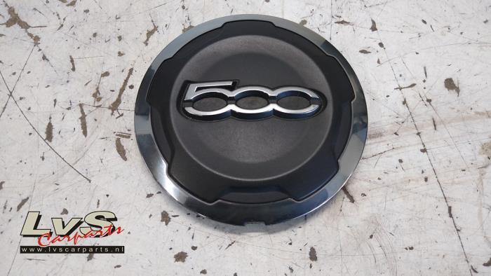 Enjoliveur moyeu d'un Fiat 500L, Autos : Pièces & Accessoires, -, 3 mois de garantie, Utilisé, Fiat
