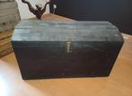 Coffre ancien en bois noir – style vintage, Maison & Meubles, Accessoires pour la Maison | Coffres, Enlèvement