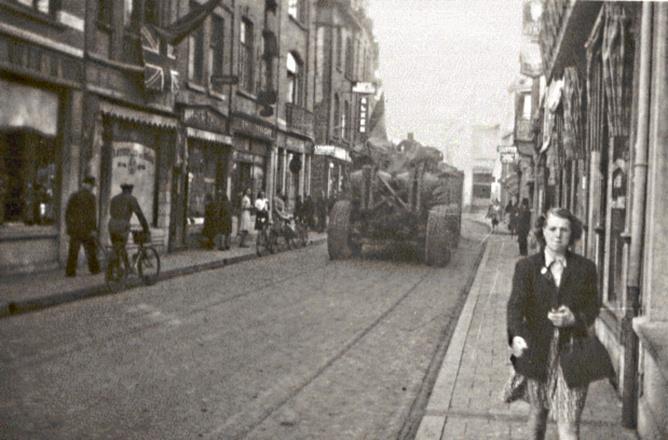 Lot de 10 reproductions.Entrée des Américains à Dinant. 1944, Audio, Tv en Foto, Fotografie | Fotolijsten, Nieuw, Ophalen of Verzenden