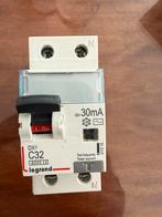 disjoncteur différentiel Legrand DX³ C32., Enlèvement, Neuf