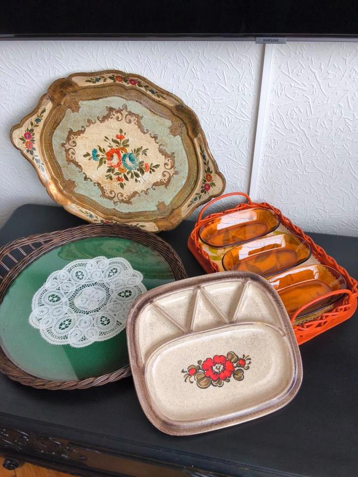 Retro  dienbladen ! OPRUIMING, Huis en Inrichting, Woonaccessoires | Dienbladen, Ophalen