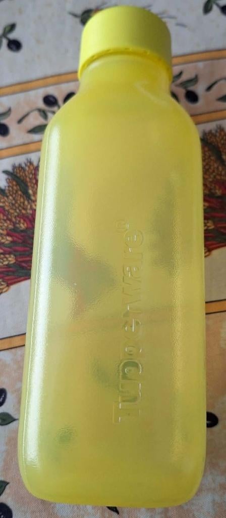 Bouteille Tupperware Eco 0.5 l en très bon état, Maison & Meubles, Cuisine| Tupperware, Envoi, Utilisé, Jaune, Autres types