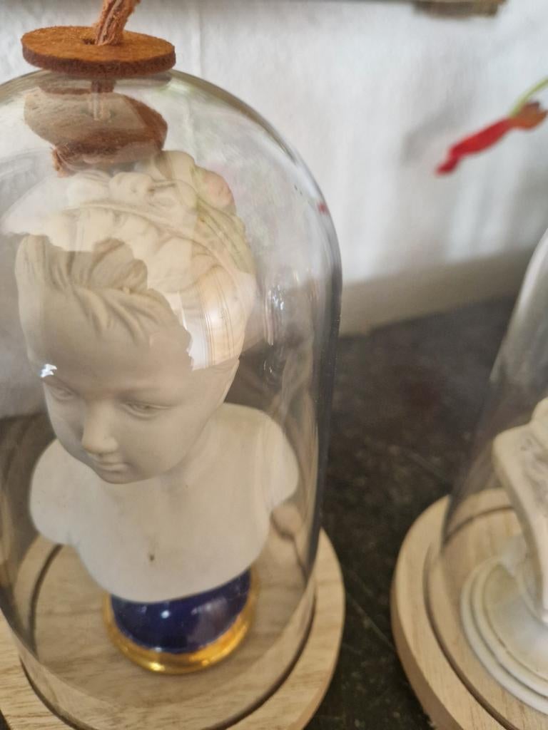 Statue en porcelaine française+dôme 14cm Limoges €60, Enlèvement