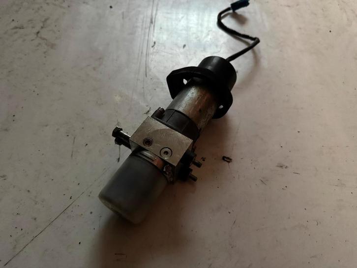 Pompe de vérin pour Porsche cabriolet, Autos : Pièces & Accessoires, Suspension & Châssis, Pièces Oldtimer ou Ancêtre, Porsche