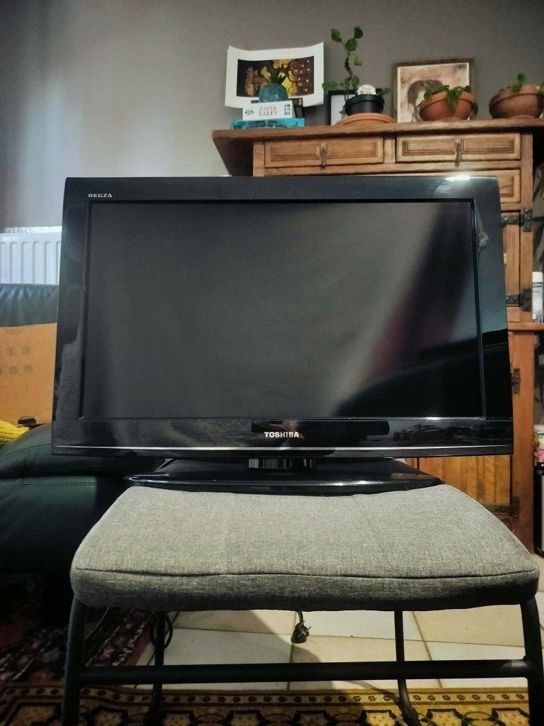 TV Toshiba écran plat 26", Toshiba, 50 Hz, 60 à 80 cm, LCD