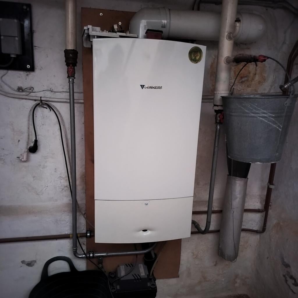 Condensatieketels met gestuwde afvoer Junkers, Ophalen