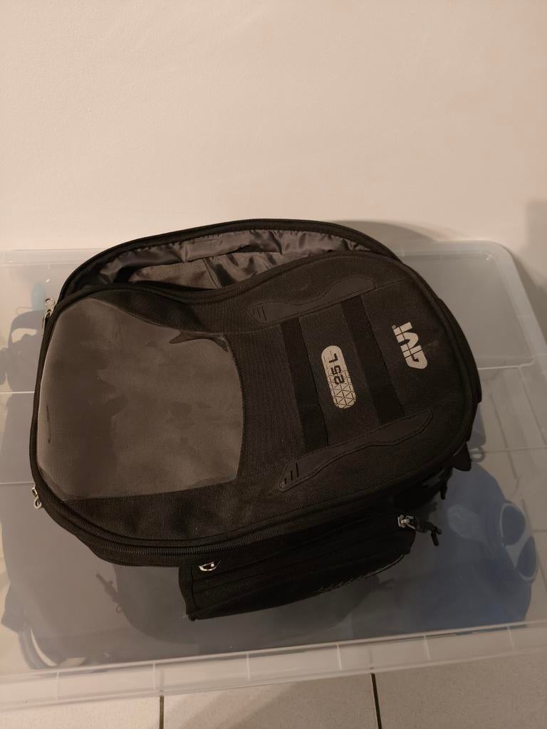 GIVI Motorcycle bag+ Rain Cover_Good condition, Motoren, Accessoires | Koffers en Tassen, Ophalen of Verzenden
