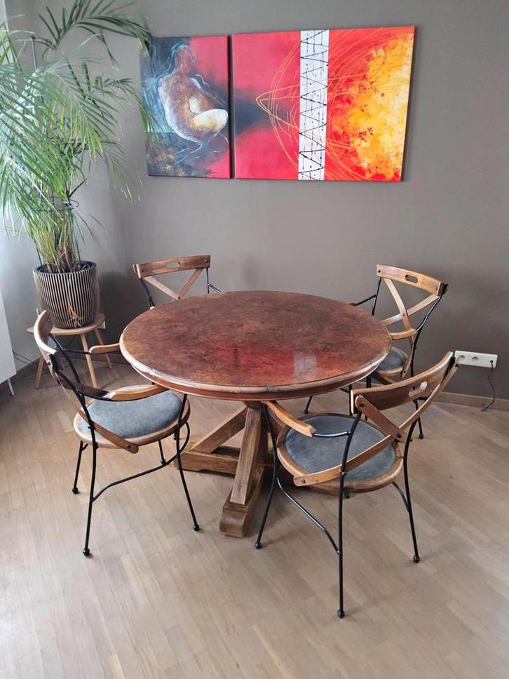 Brocante ronde eettafel met 4 bijpassende stoelen, Huis en Inrichting, Tafels | Eettafels, Zo goed als nieuw, Teakhout, Ophalen