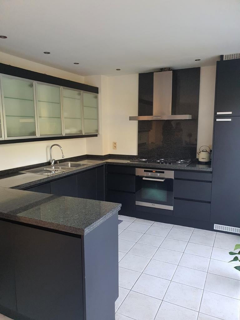 Complete keuken, moet dringend weg, Huis en Inrichting, Ophalen, Grijs