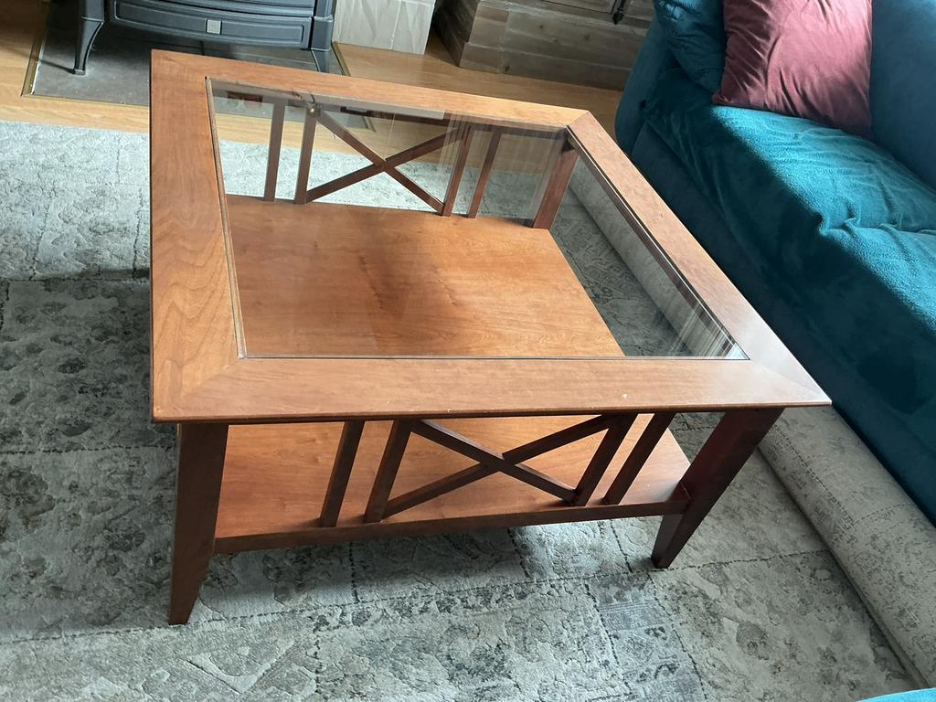 Table basse en merisier 90x90cm, Maison & Meubles, Tables | Tables de salon, Enlèvement, Utilisé