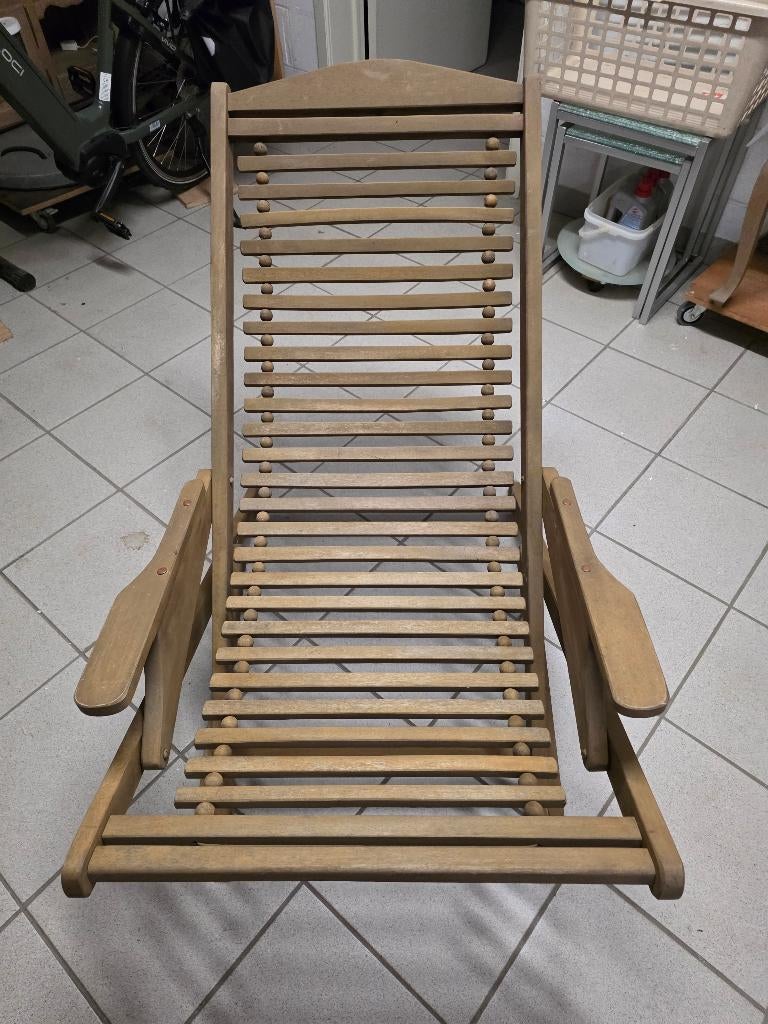 2 houten ligstoelen, Tuin en Terras, Ligbedden, Ophalen, Zo goed als nieuw, Hout, Inklapbaar