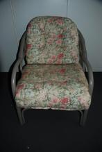 rotan-zetel met bloemen-motief, Ophalen